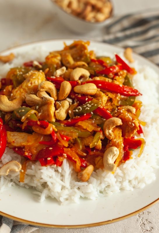 POLLO ASIATICO CON RISO E ANACARDI