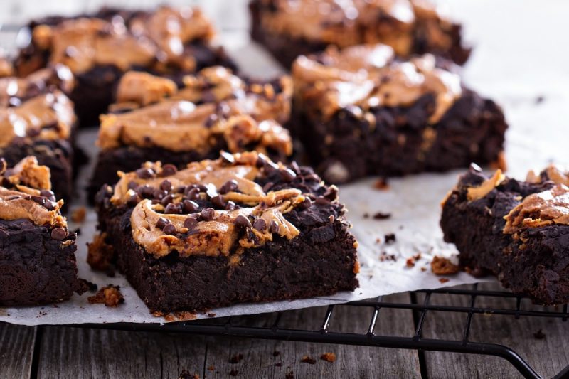 BROWNIES AL CIOCCOLATO E BURRO DI ARACHIDI