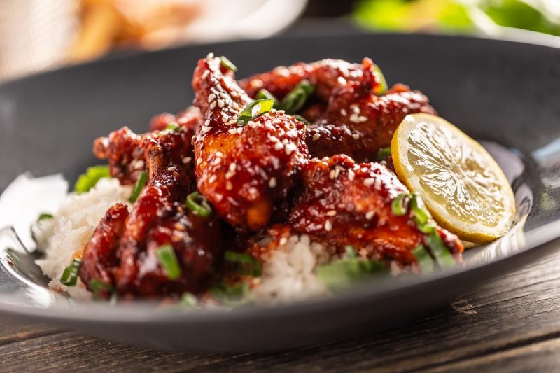 ALETTE DI POLLO MARINATE AL SESAMO