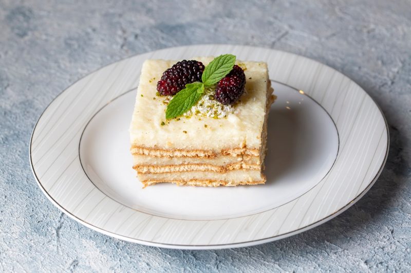 DOLCE DI SEMOLINO E BISCOTTI