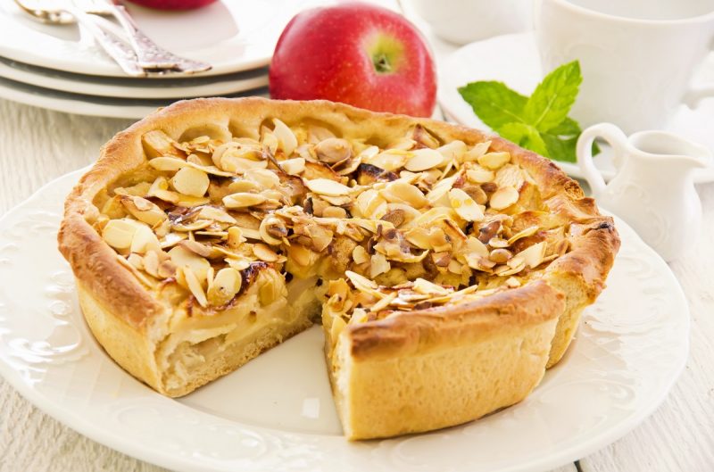 TORTA DI MELE E MANDORLE