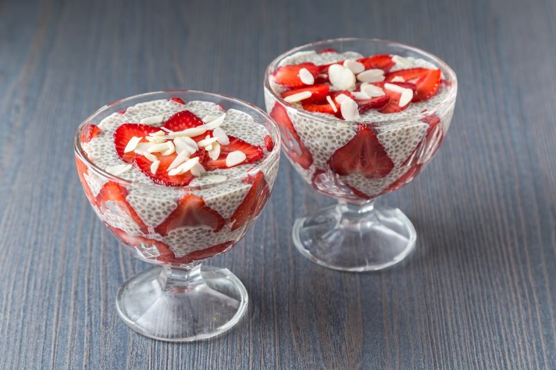DELIZIOSO PUDDING DI CHIA ALLE FRAGOLE